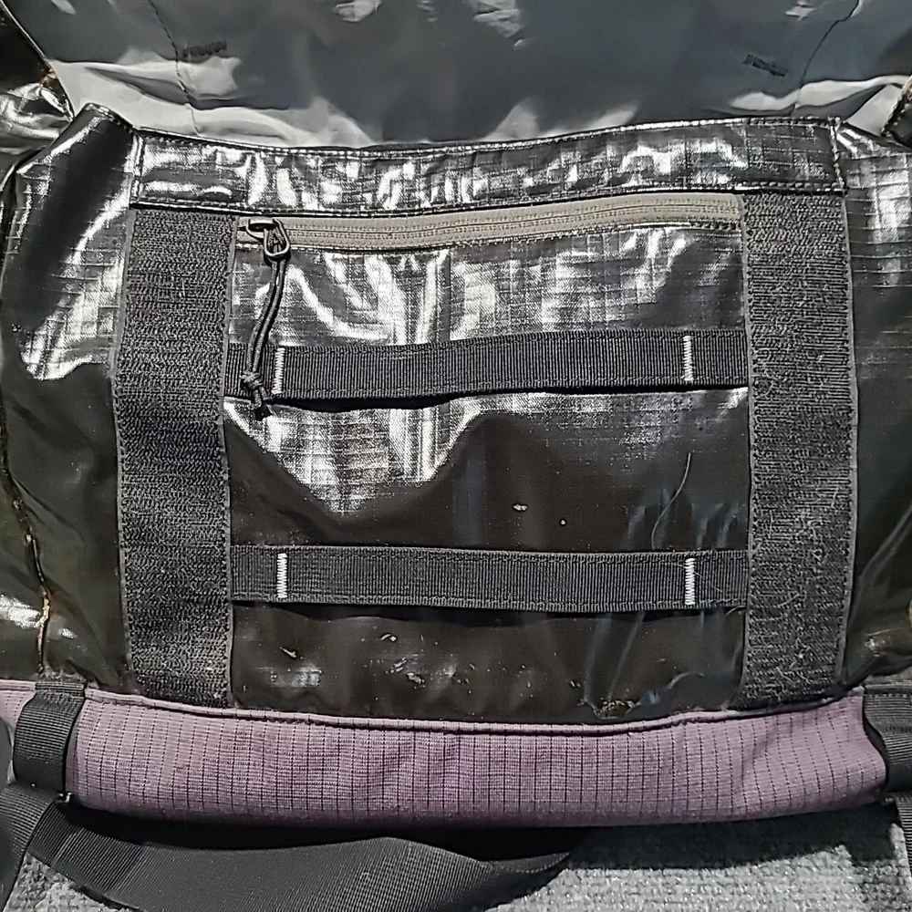 patagonia Black Hole Messenger Bag Black Limited Edition‎